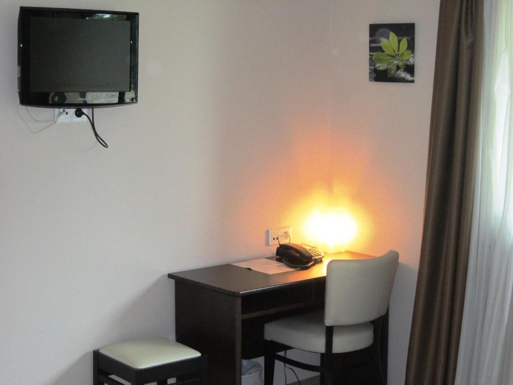 Hotel Particulier Villa Des Marais La Chevroliere Room photo