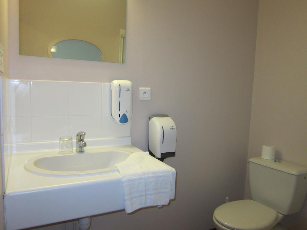 Hotel Particulier Villa Des Marais La Chevroliere Room photo